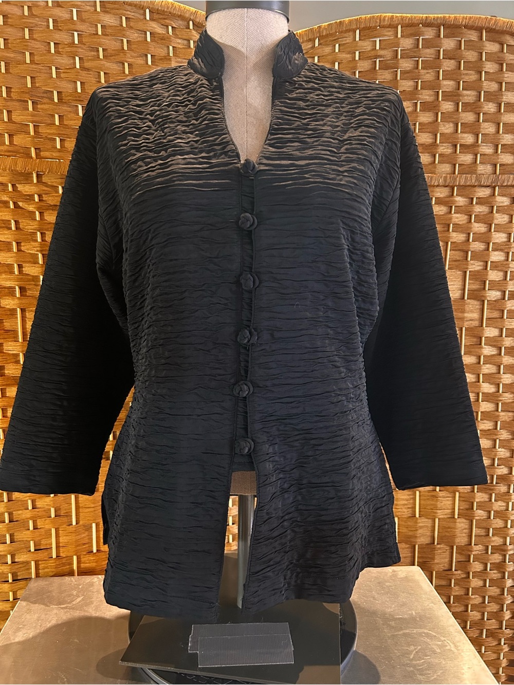 Black Crinkle Textured Asian Inspired Jacket Frog Closure 3/4 Sleeve